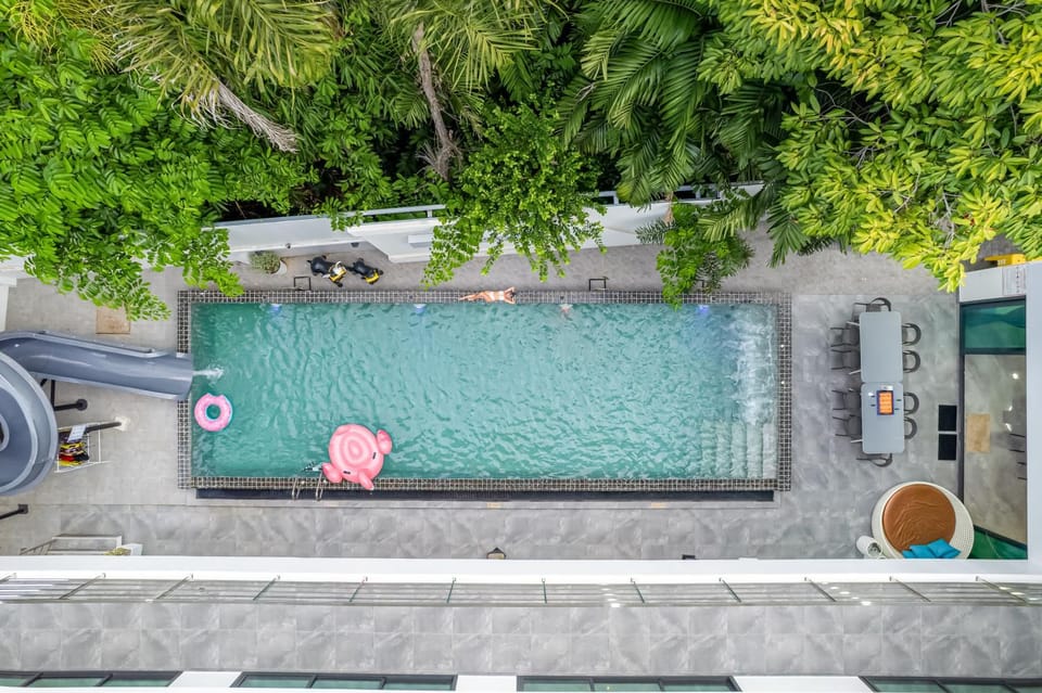 Swimming pool