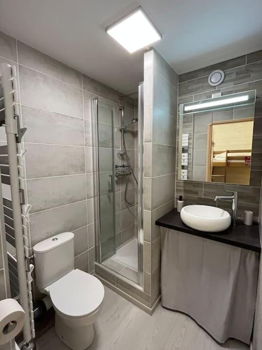 4 pers, pied des pistes, WIFI, Netflix, Lave-vaisselle Apartment in Les Deux Alpes