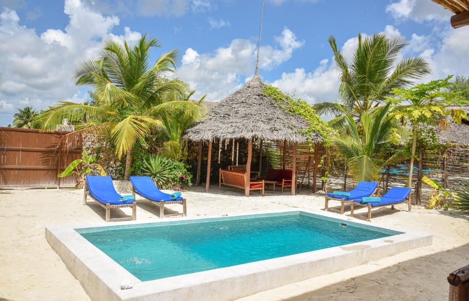 Garden view, Swimming pool, sunbed