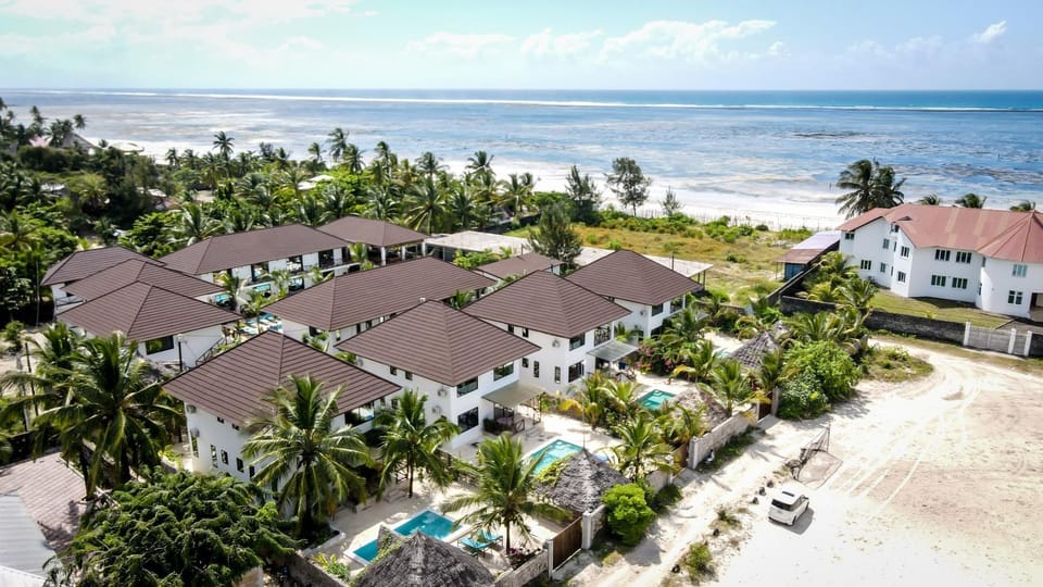 Property building, Beach, Sea view, Swimming pool