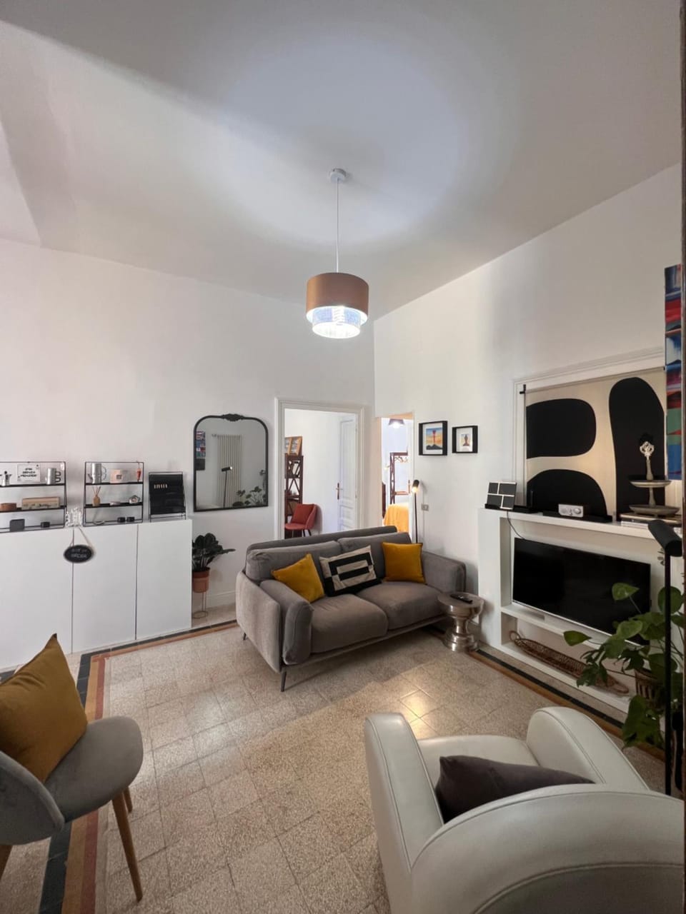 TV and multimedia, Living room, Seating area, Evening entertainment