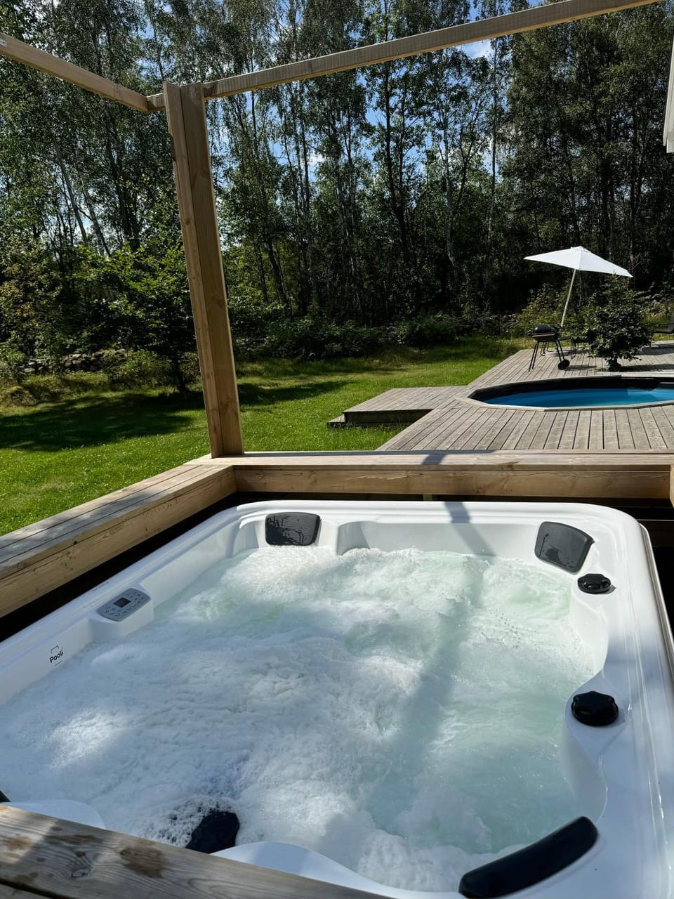Hot Tub, Swimming pool
