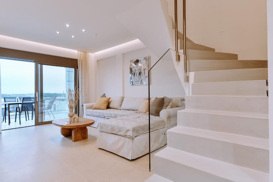 Living room, Seating area