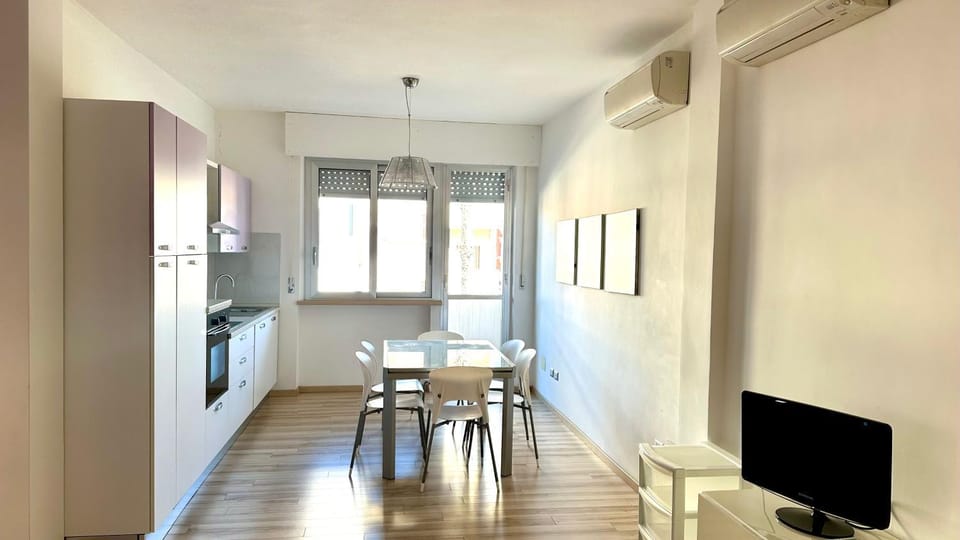 P013 - Porto Recanati, trilocale ristrutturato a 50mt dal mare Apartment in Porto Recanati