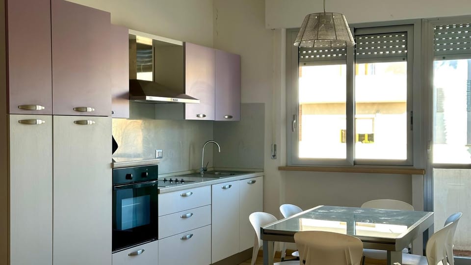 P013 - Porto Recanati, trilocale ristrutturato a 50mt dal mare Apartment in Porto Recanati