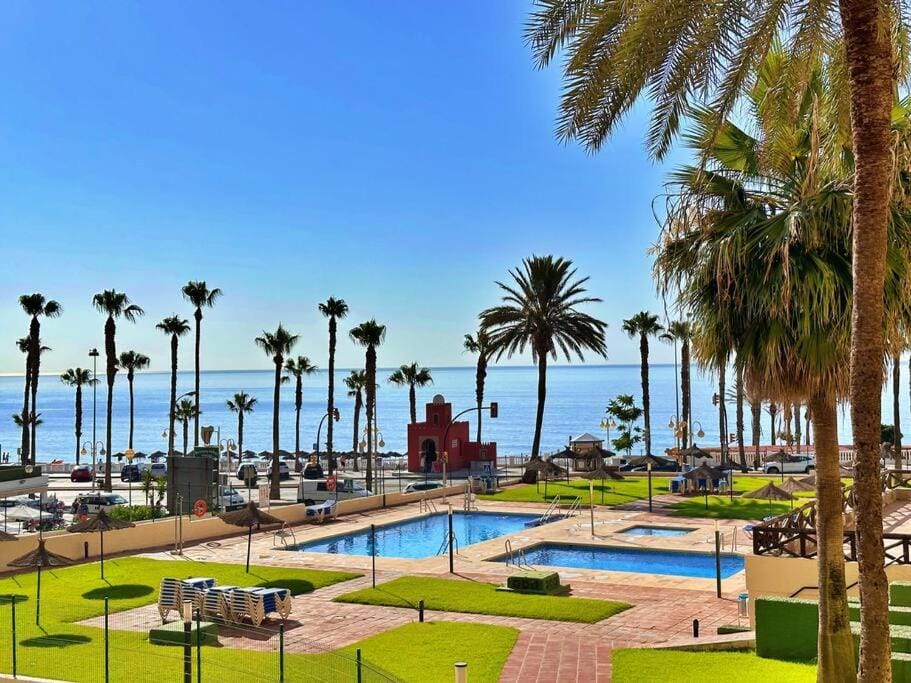 Apartamento frente mar y playa. Apartment in Benalmadena
