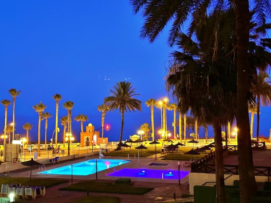 Apartamento frente mar y playa. Apartment in Benalmadena