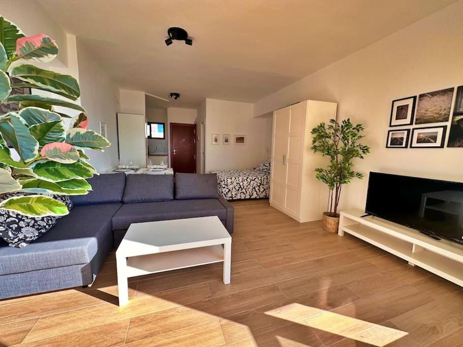 Apartamento frente mar y playa. Apartment in Benalmadena