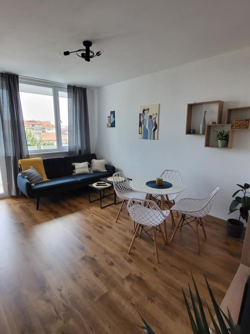 Living room, Dining area
