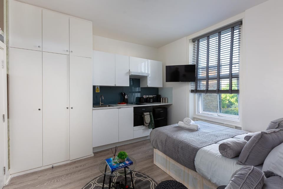 Kitchen or kitchenette, Living room