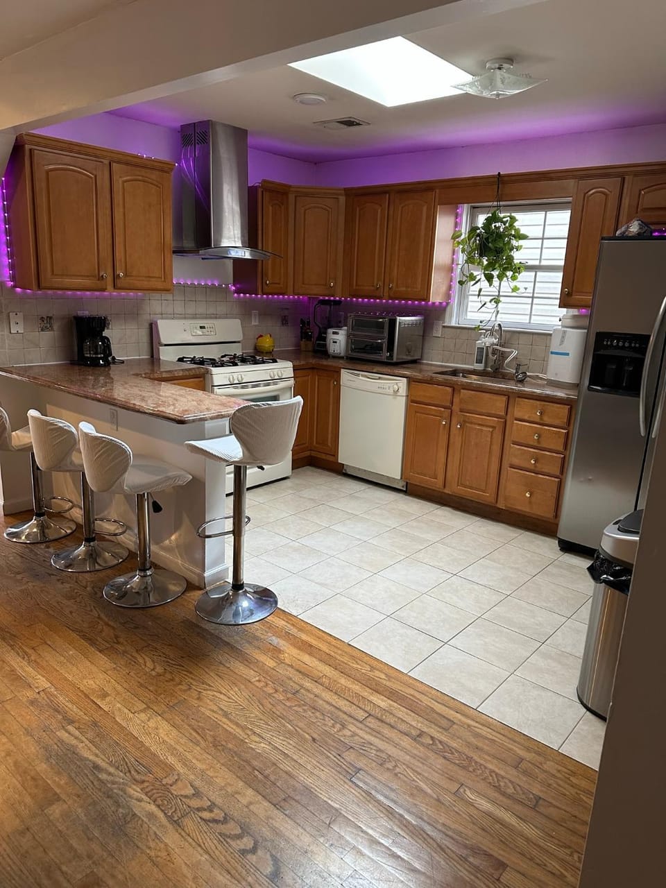 Kitchen or kitchenette, Dining area, dishwasher, minibar, toaster