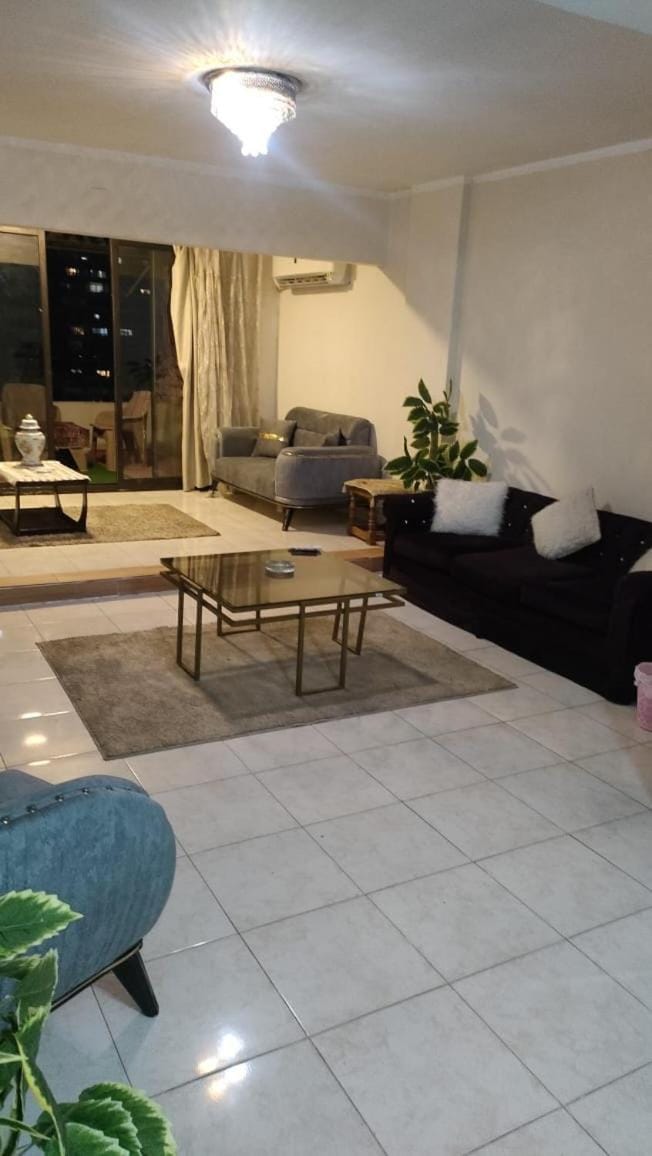 الدقى ميدان المساحه أمام فندق سفير Apartment in Egypt