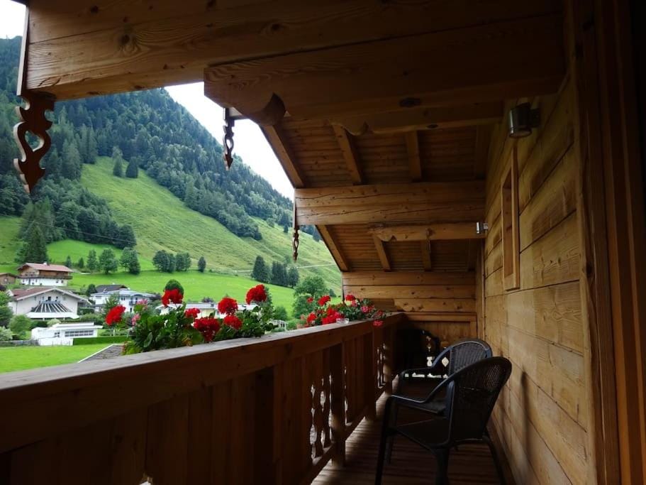 Gemütliche Dachgeschosswohnung mit Balkon & Garten Apartment in Salzburgerland