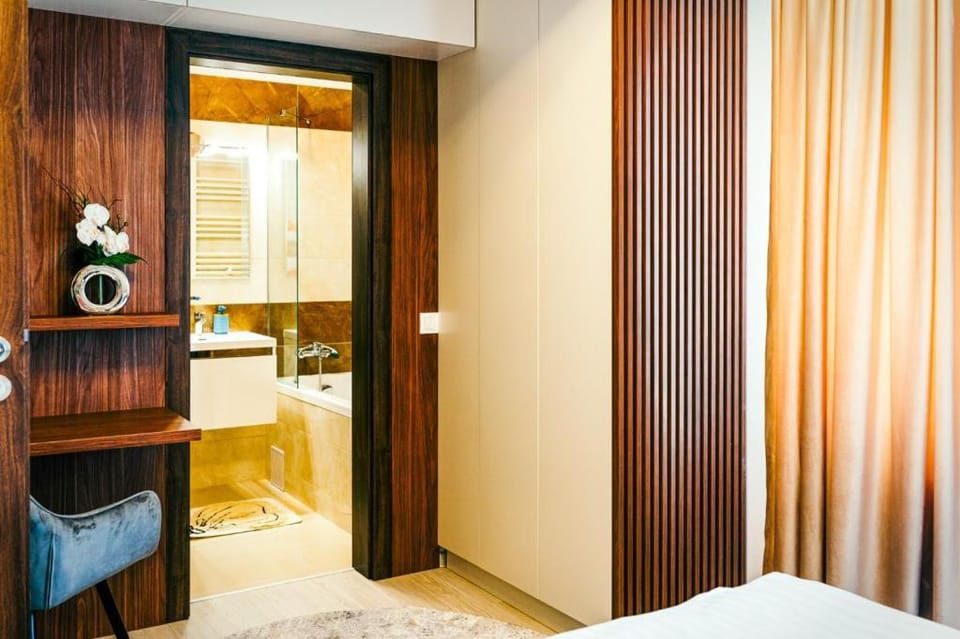 Toilet, Bathroom, Bath