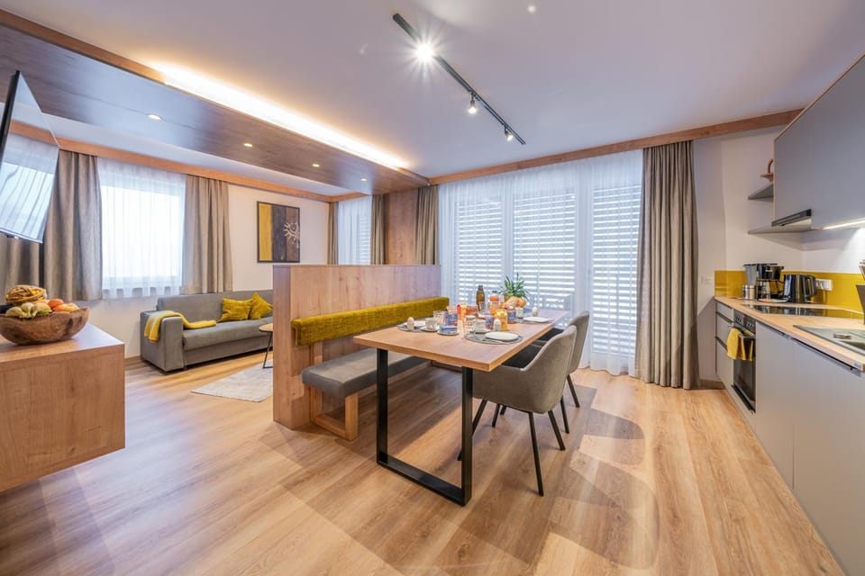 Living room, Dining area, kitchen