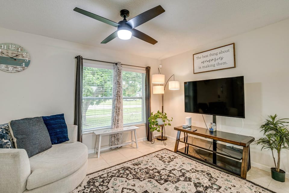 Port Charlotte Home w/ Sunroom, Grill & Fire Pit! House in Port Charlotte