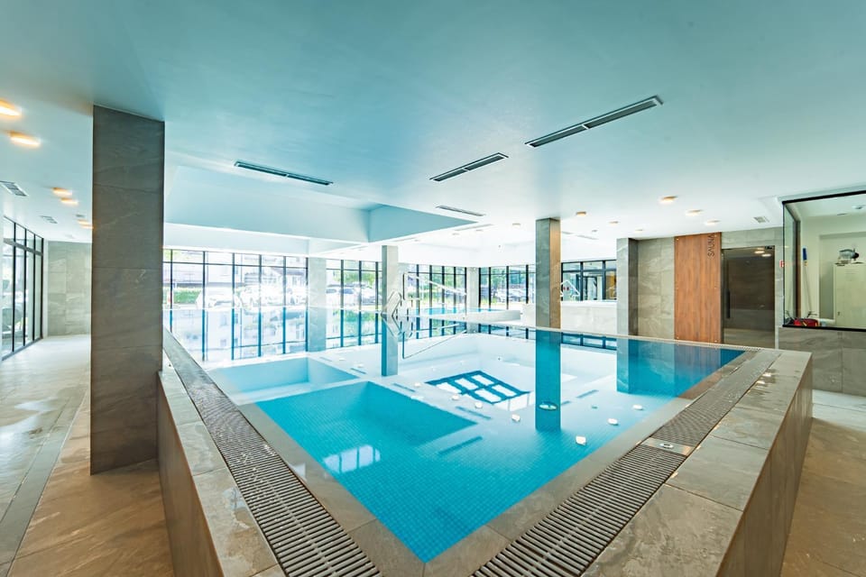 Pool view, Swimming pool