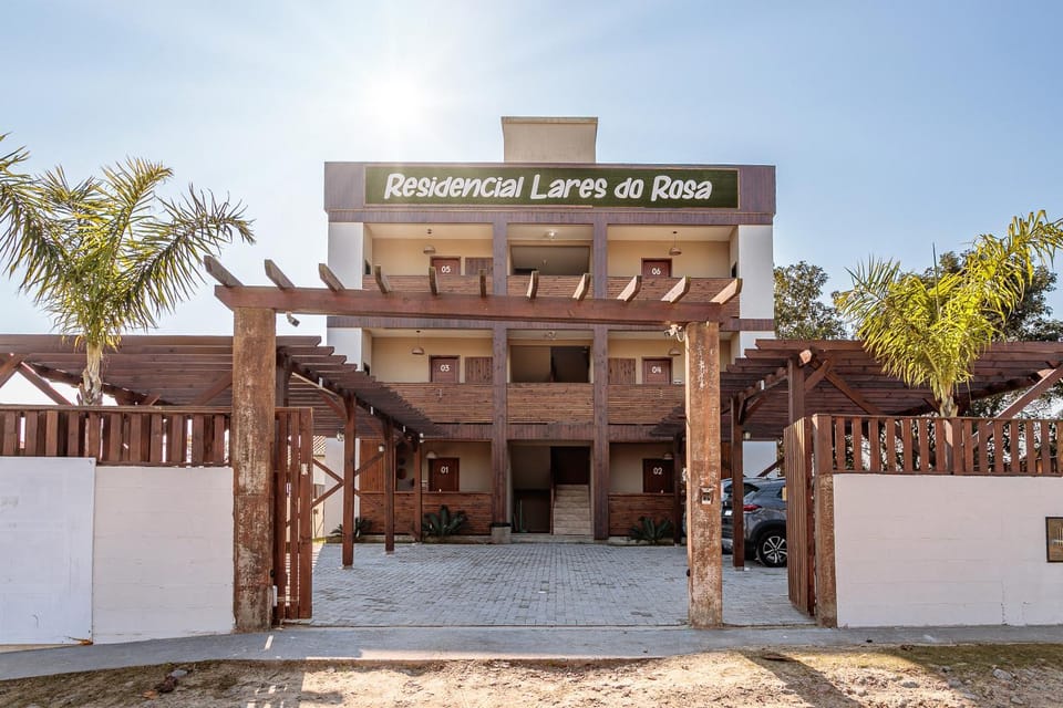 Property building, Facade/entrance, Day