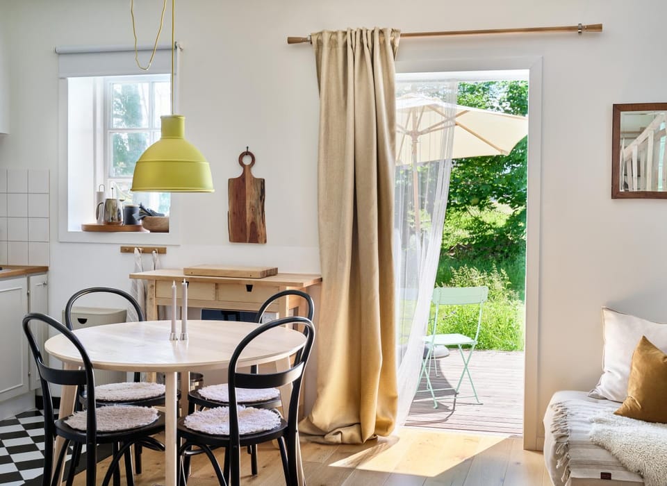 Dining area, kitchen