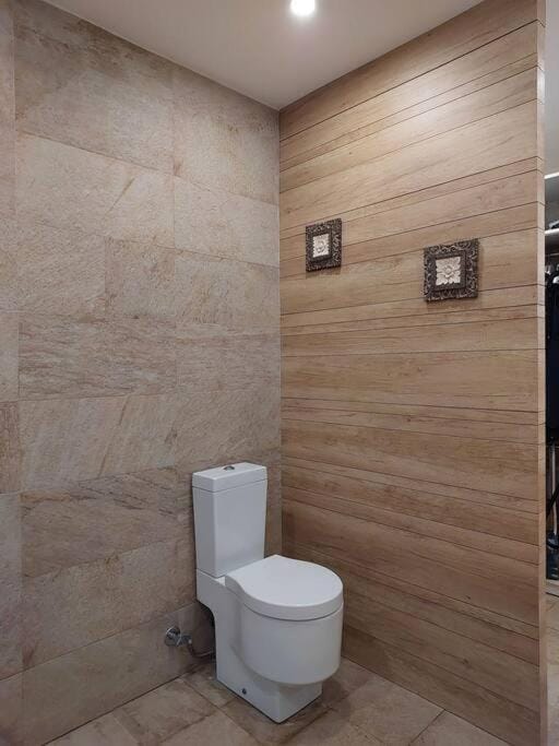 Toilet, Bathroom