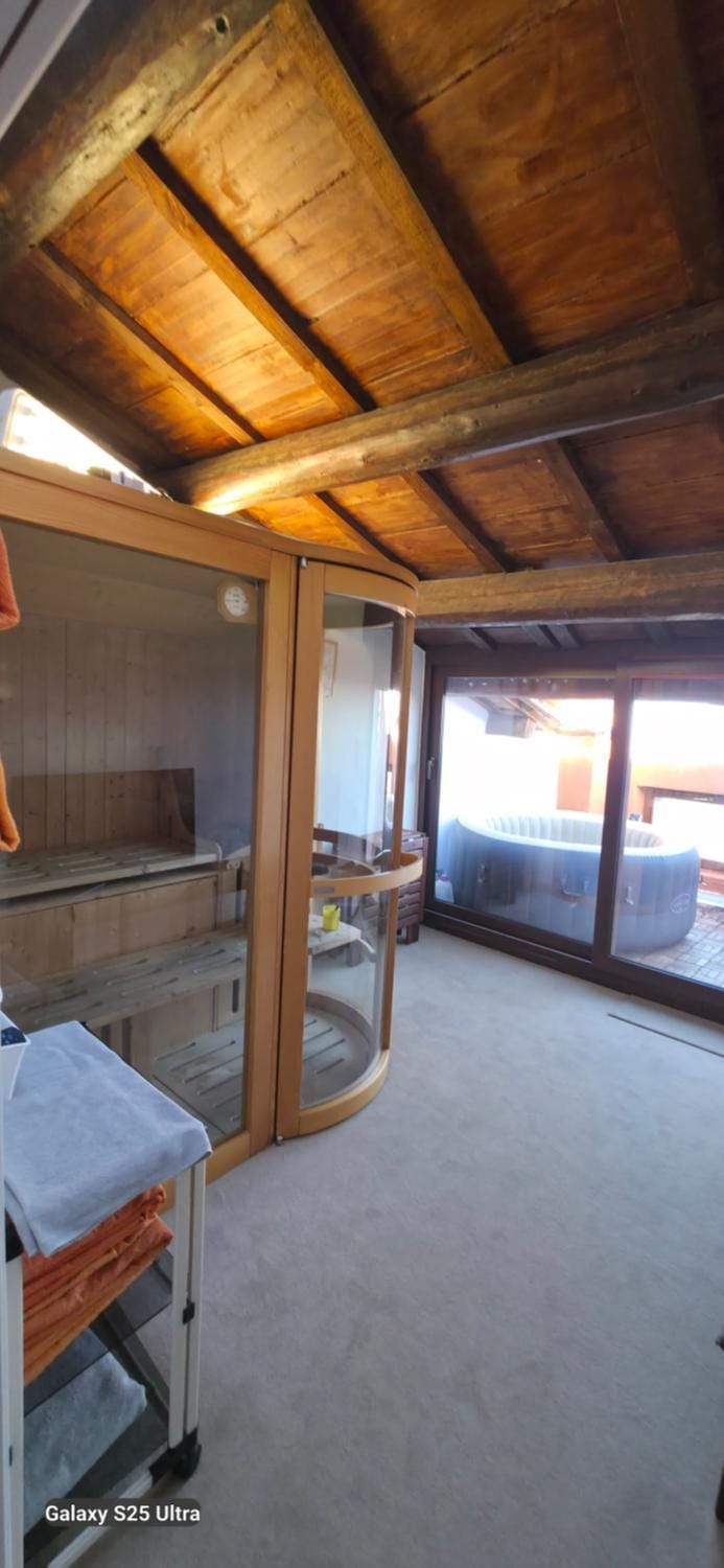 Skyline Virgilio SUITE sottotetto vista MARE Bed and Breakfast in Marche