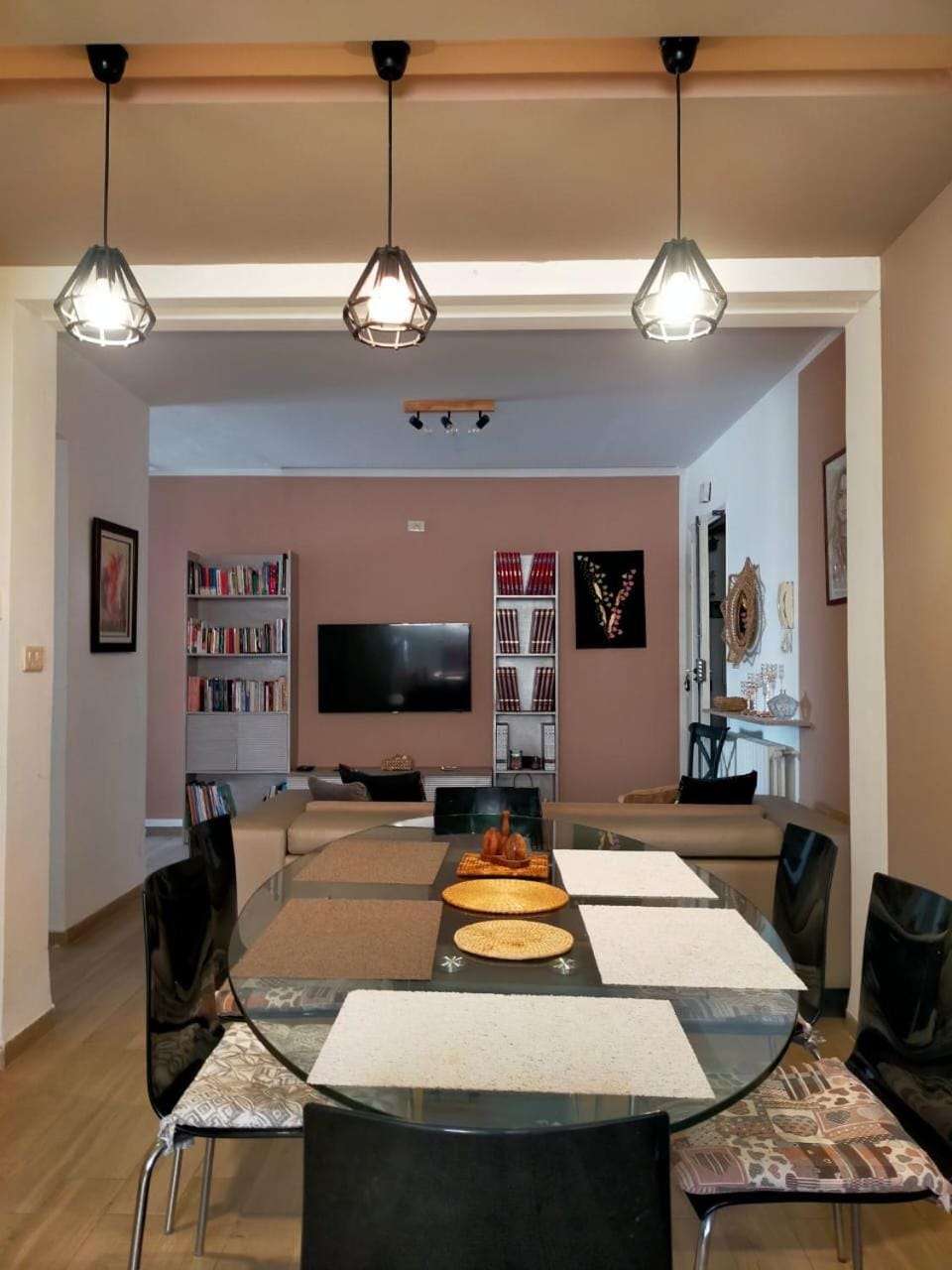 Seating area, Dining area