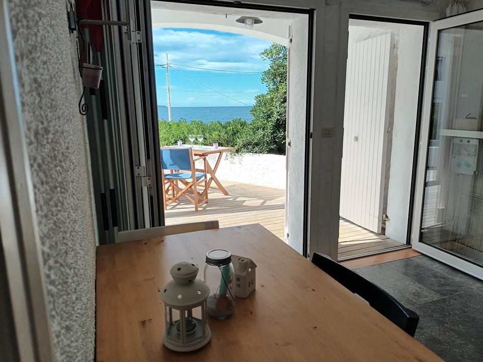 Day, View (from property/room), Balcony/Terrace, Living room, Dining area, Sea view