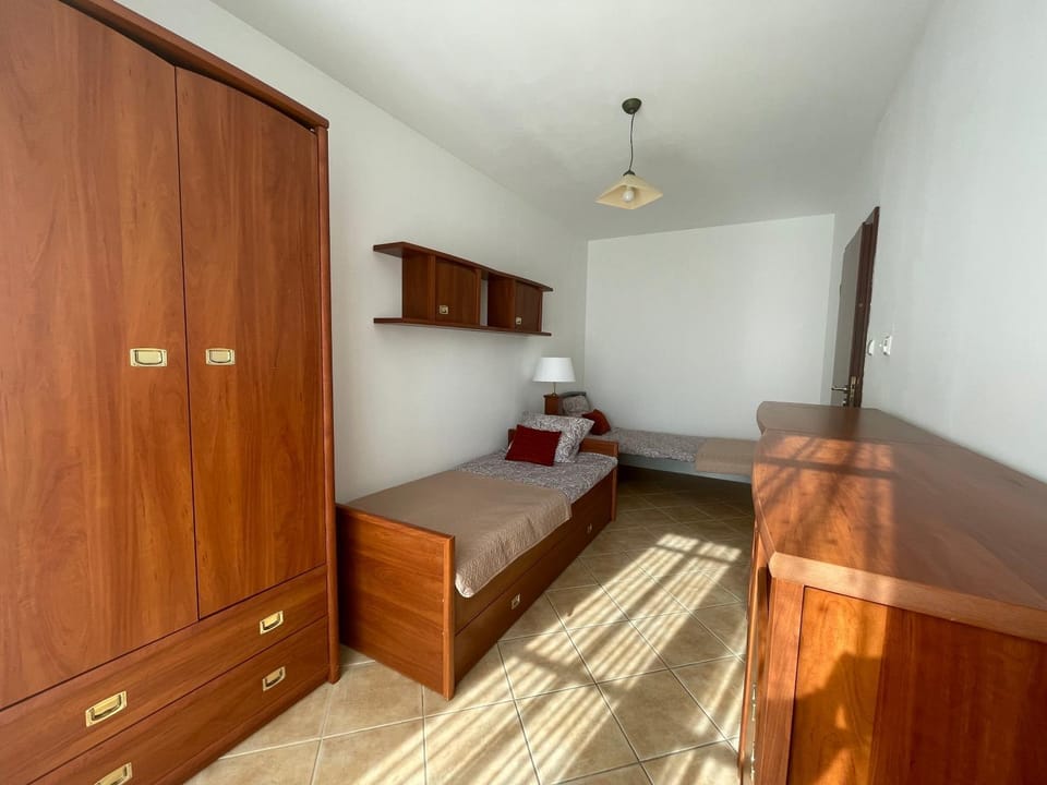 Bedroom, wardrobe