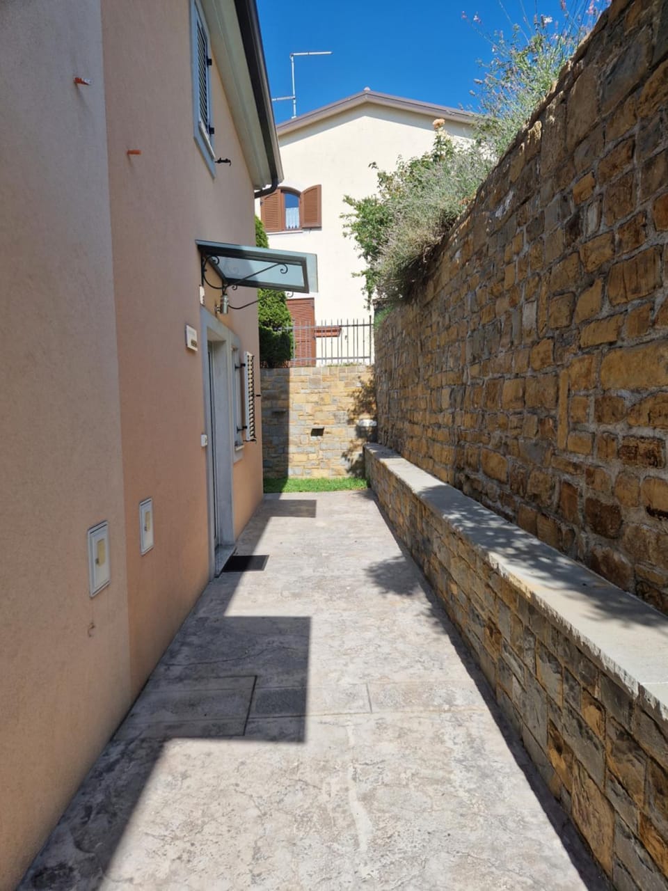 Property building, Day
