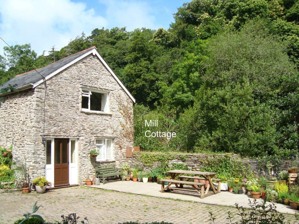 Watermill Cottages - 18th Century converted Mill 10 mins from beach House in England