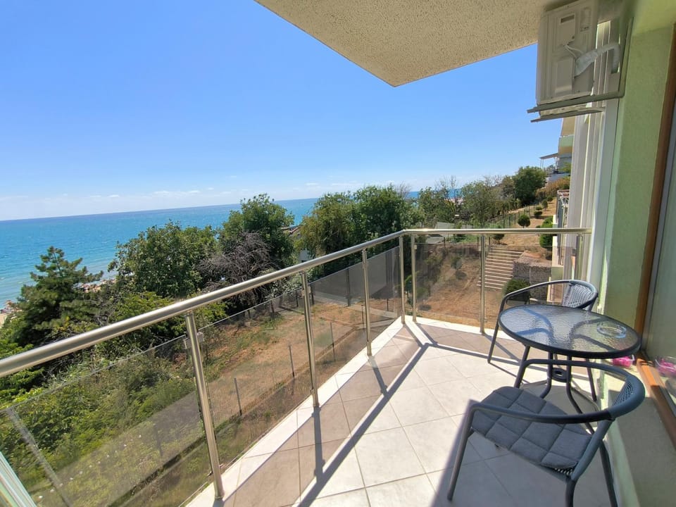 Natural landscape, Balcony/Terrace, Sea view