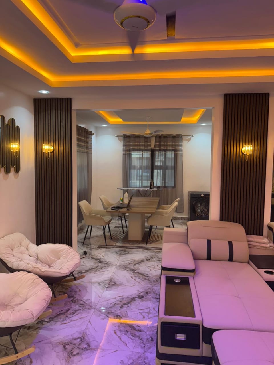 Living room, Seating area