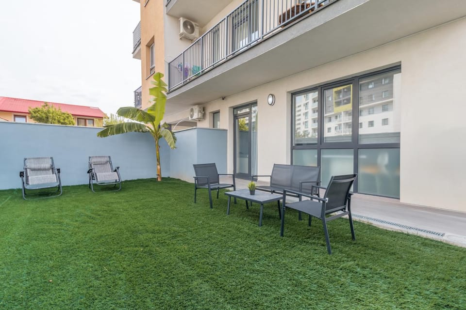 Property building, Day, Garden, Balcony/Terrace, Balcony/Terrace, Seating area, sunbed