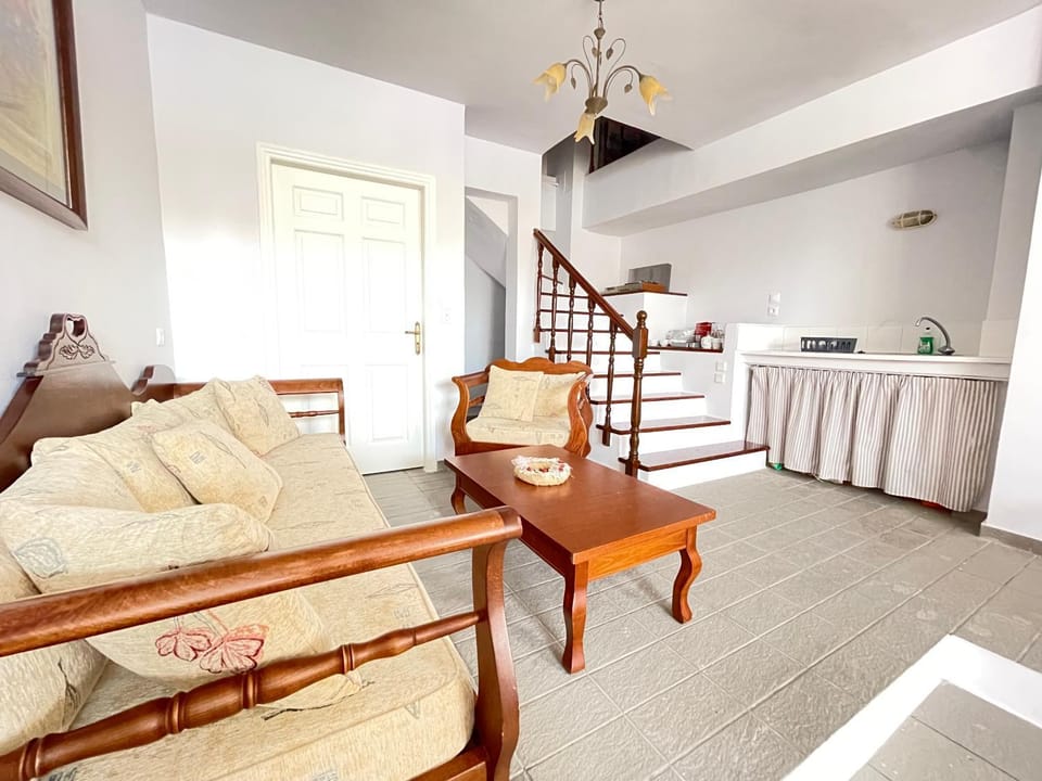Living room, Photo of the whole room