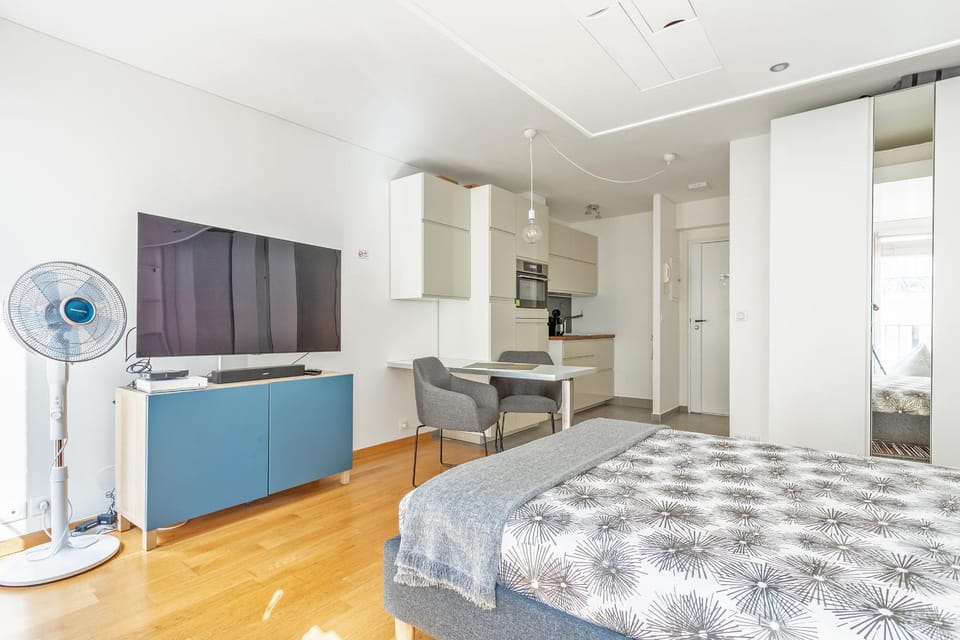 Arc de Triomphe Luxury Place Apartment in Paris