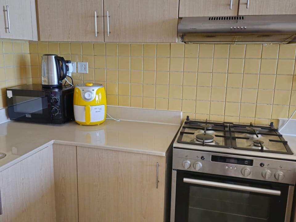 Kitchen or kitchenette, minibar, pet friendly, stove, toaster