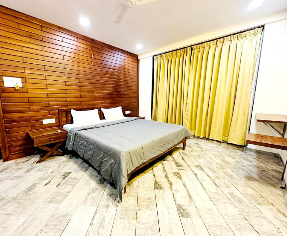 YellowBrick Villa - Near Market /Swimming pool/ AC/ Luxurious Villa in Lonavla