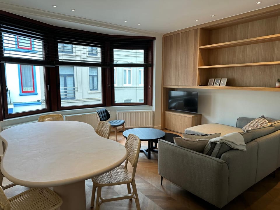 Seating area, Dining area