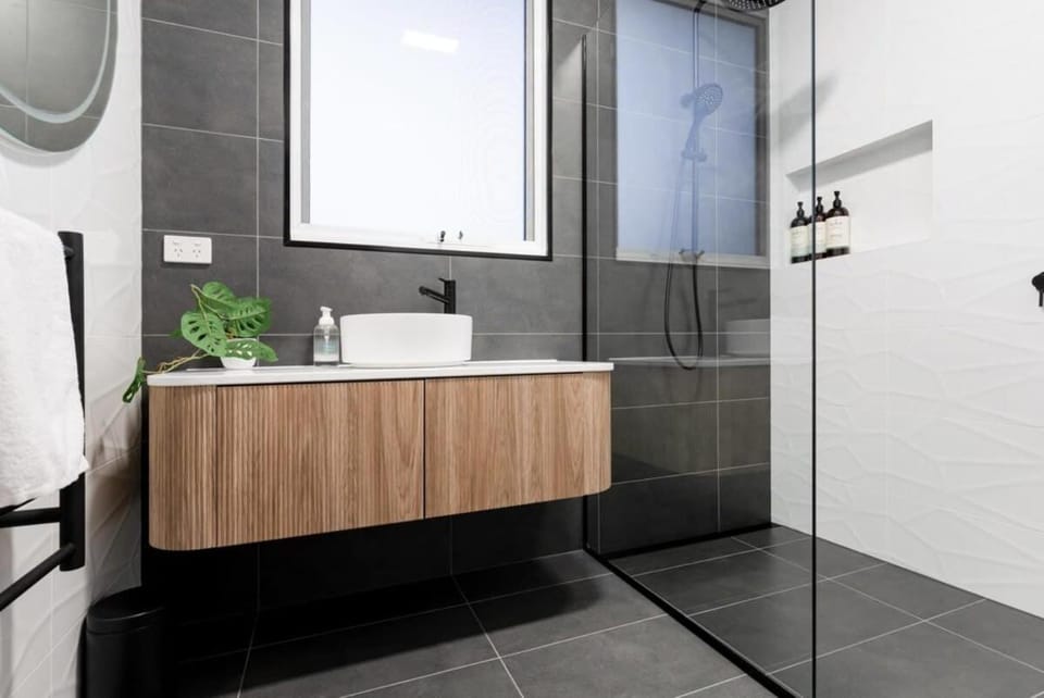 Charming Cottage Near The City With Parking House in Launceston