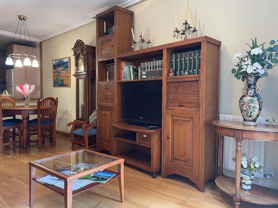 Confort en casco antiguo, luminoso, wifi Apartment in Oviedo