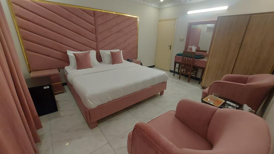 Arena Lodge Guesthouse Bed and Breakfast in Islamabad