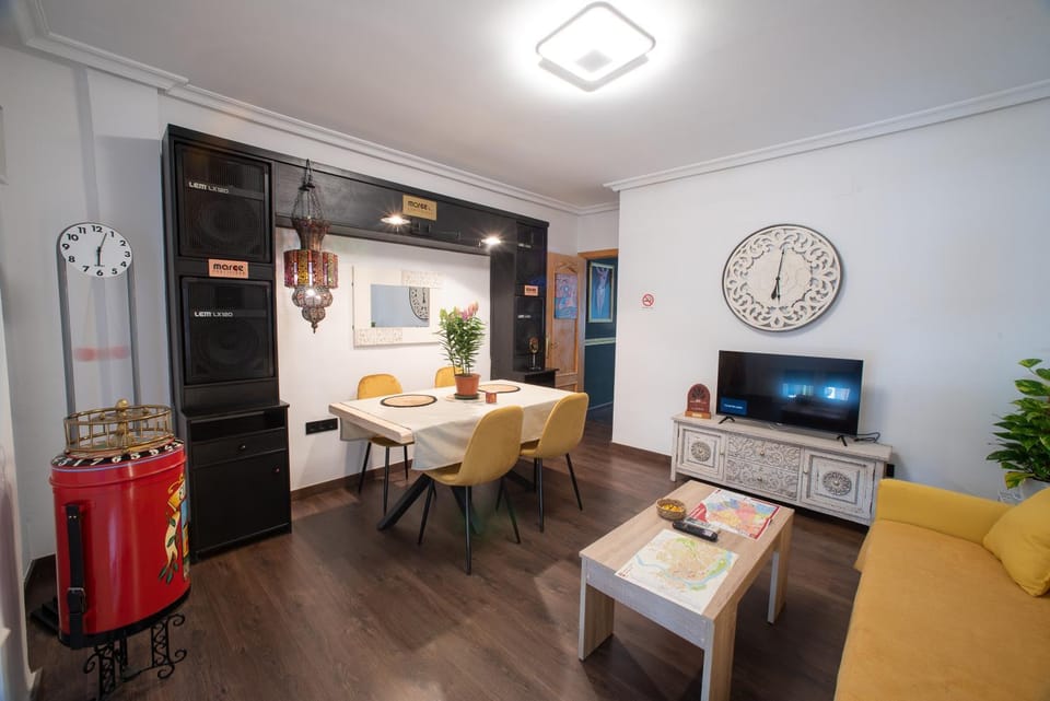 Communal lounge/ TV room