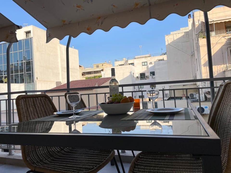 View (from property/room), Balcony/Terrace, City view