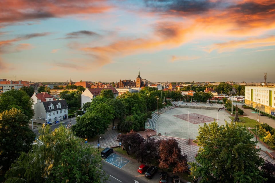 Neighbourhood, City view, Street view, Sunset