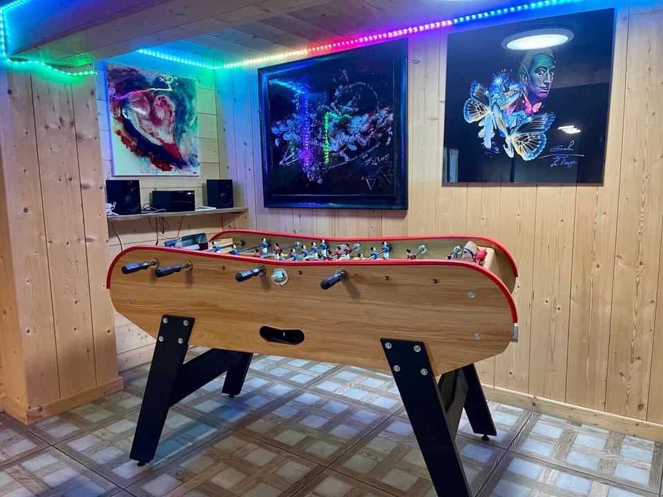 Communal lounge/ TV room, Game Room, TV and multimedia, Evening entertainment
