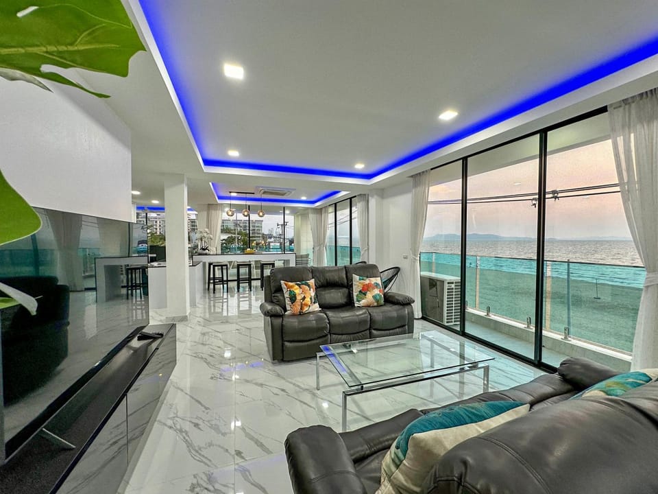 Living room, Sea view