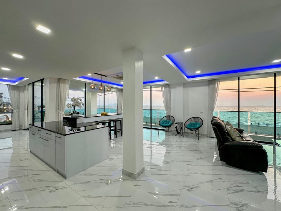 Seating area, Sea view, kitchen