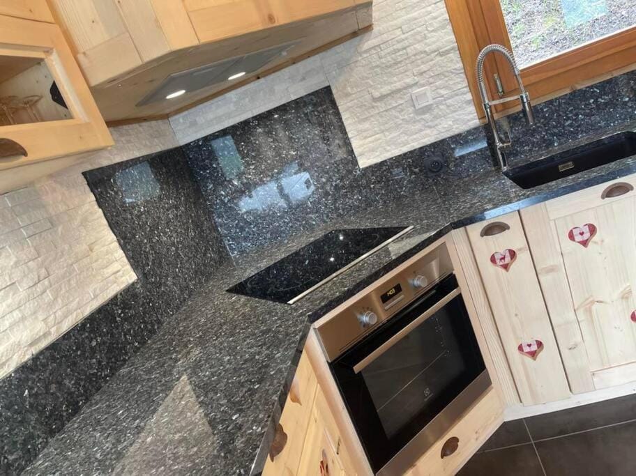 Property building, Kitchen or kitchenette, Communal kitchen, stove, stove