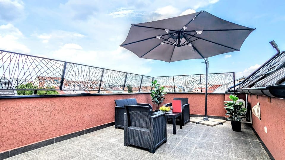 Patio, Day, View (from property/room), Balcony/Terrace, Seating area, Garden view