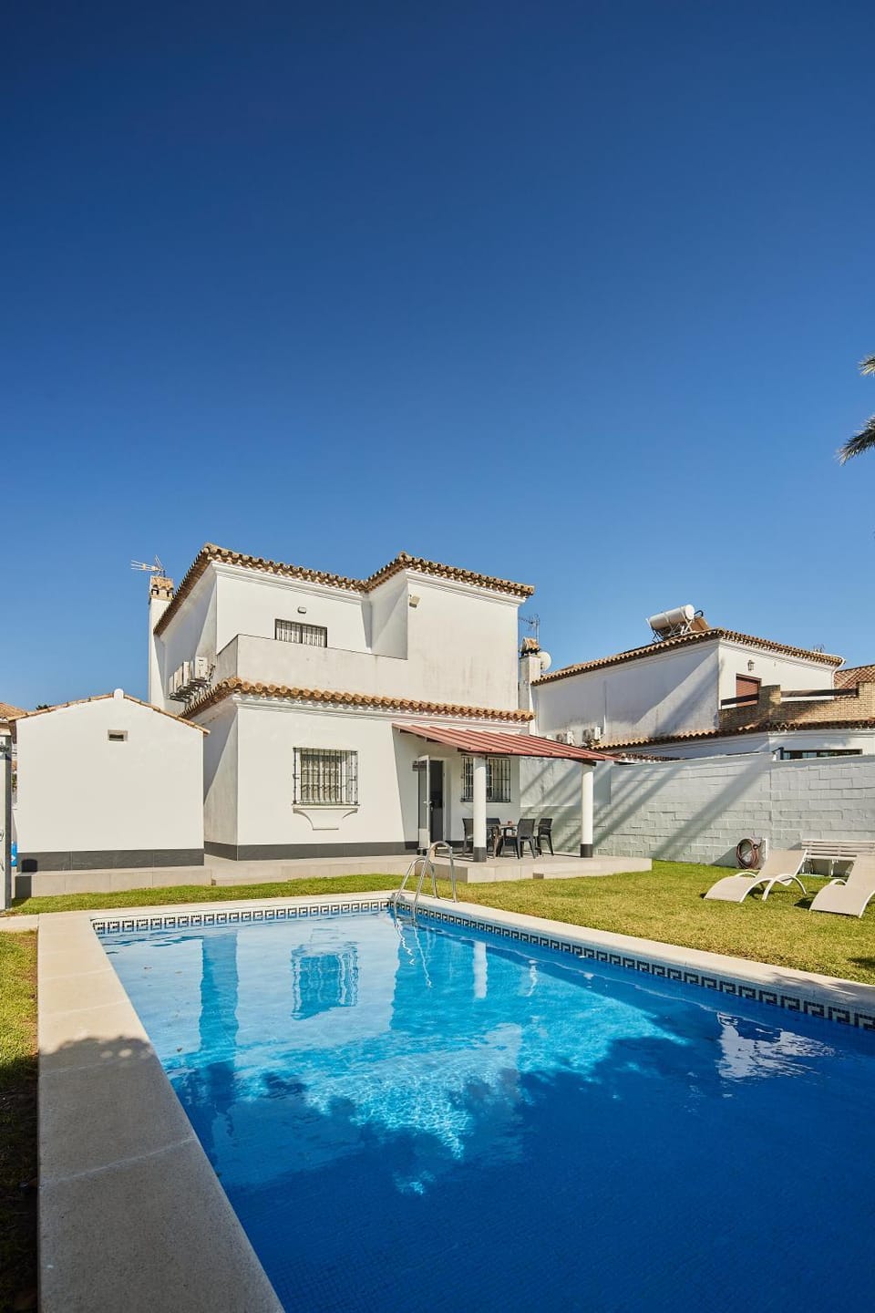 Property building, Swimming pool